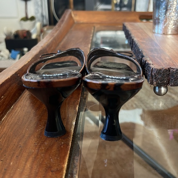 Stuart Weitzman Open Toe Kitten Heel - Picture 6 of 9